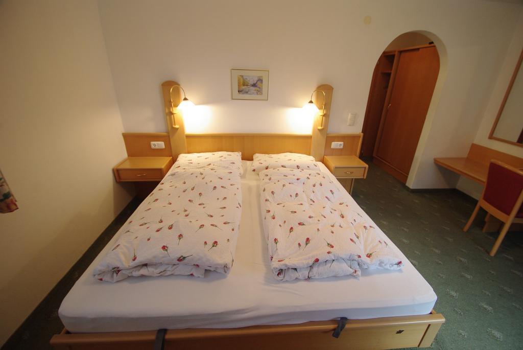 Gasthof Schönblick Hotell Rußbach am Paß Gschütt Exteriör bild